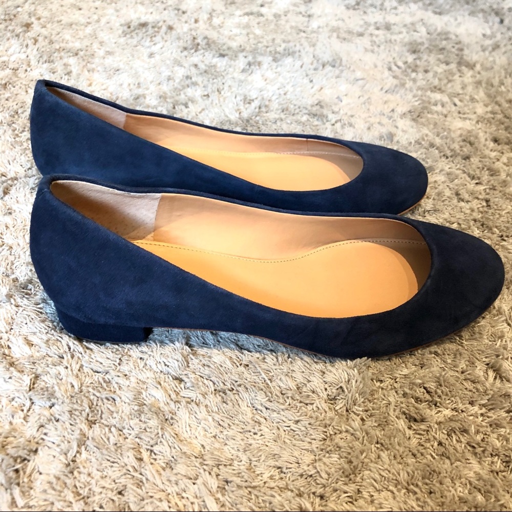 EUC J. Crew blue suede round toe flats size 8